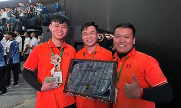Vietnamese students win third place at Asia-Pacific Robocon