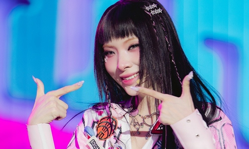 ‘Em xinh say hi’ organizers apologize to singer My My