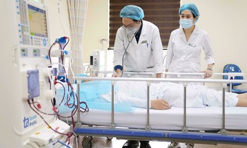 Restoring vascular access for a dialysis patient