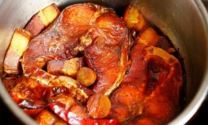 The sweet science of caramelizing sugar: to stir or not to stir?