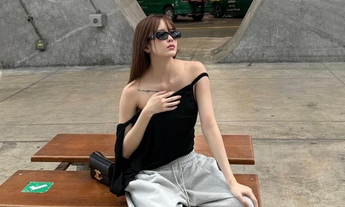 Vietnamese celebrities embrace wide-leg pants