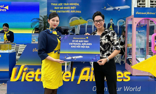 Vietravel Airlines showcases achievements at National Day exhibition