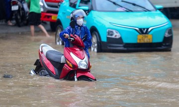 Hanoi residents stranded by heavy flooding
