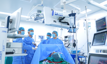 Managing simultaneous pancreatic and thyroid cancers
