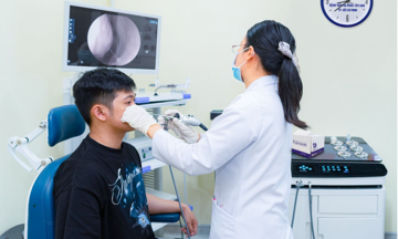 Does saline nasal rinse cure sinusitis?