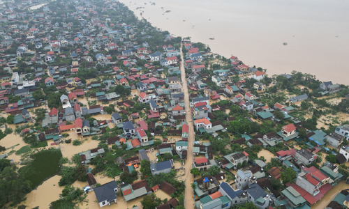Tens of thousands of homes in Thanh Hoa submerged in floodwaters