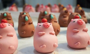 Capybara and Labubu mooncakes a hit with consumers