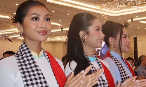 Artists perform at the opening ceremony of Vietnam's 80th anniversary achievements exhibition