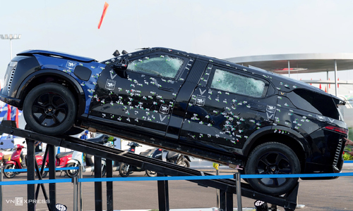 VinFast Lac Hong 900 LX: Vietnam's first bulletproof SUV