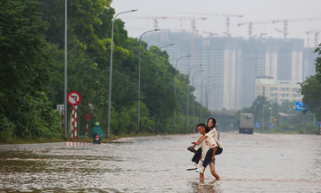 Hanoi still flooded two days after heavy rain