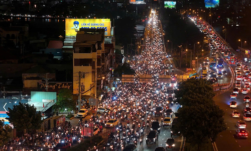 Traffic jam at eastern gateway to Ho Chi Minh City