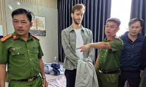 American apprehended 14 hours after Da Nang gold shop robbery