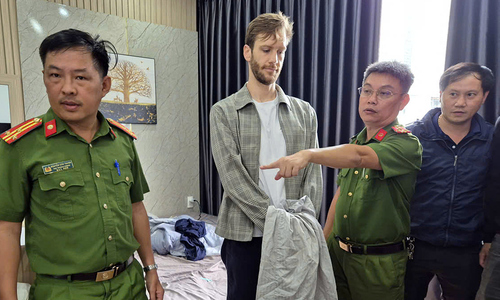 American apprehended 14 hours after Da Nang gold shop robbery