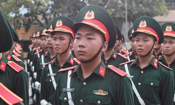 Soldier grieves father's passing while training for A80 national day parade