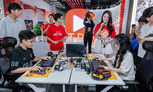 FPT Play showcases films and live football at A80 exhibition