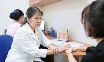 Dengue fever complications in pregnant women