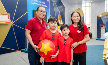 PNJ booth draws crowds at national achievements exhibition