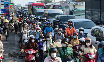 Hanoi and Ho Chi Minh City propose motorcycle emissions checks from 1/7/2027