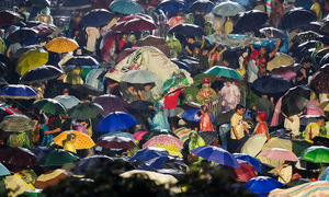 Hanoi residents brave rain for parade rehearsal preview