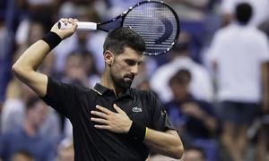 Djokovic receives mid-match treatment at US Open