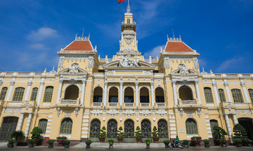 Ho Chi Minh City assigns tasks to 8 leaders