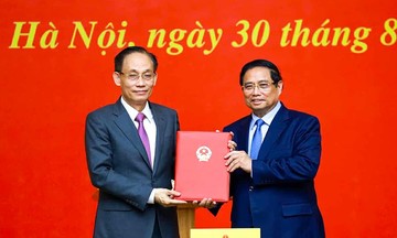Le Hoai Trung appointed acting minister of foreign affairs