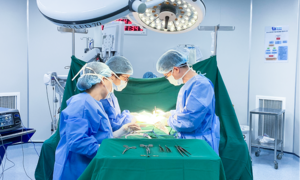 Inverted t-shaped surgery reduces breast hypertrophy