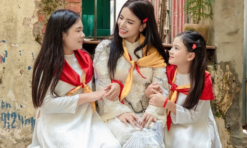 Vietnamese tourists postpone international trips to witness National Day parade