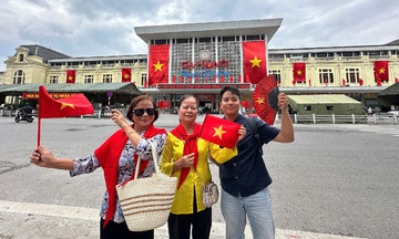 Southern visitors flock to Hanoi to experience historic atmosphere