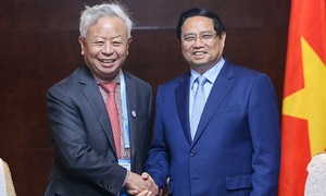 Prime minister seeks AIIB funding for Vietnamese railway project