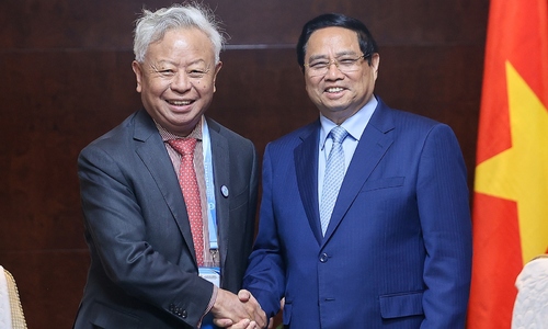 Prime minister seeks AIIB funding for Vietnamese railway project