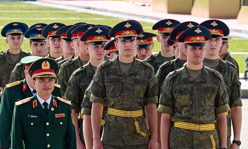 International military personnel visit Ho Chi Minh Mausoleum and national exhibition
