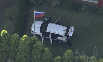 Car crashes into Russian consulate gate in Sydney