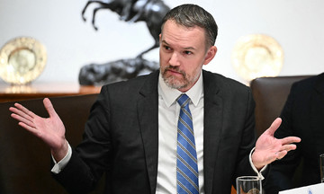 US trade talks continue despite court ruling