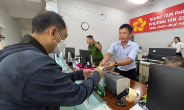 Ho Chi Minh City residents receive National Day gifts