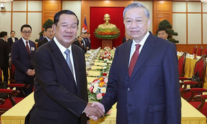 Party General Secretary To Lam receives Cambodian People's Party President Hun Sen