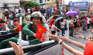 Hanoi tourism booms during National Day holiday, while other provinces suffer losses due to storms