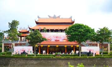 Binh An Memorial Park honors ancestors and strengthens family bonds during Vu Lan season