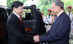 Party General Secretary To Lam meets with Lao Party General Secretary and President