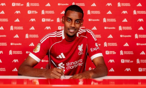 Liverpool signs Isak for record fee