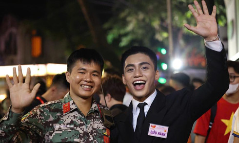Artists stay up all night for national day parade