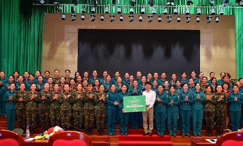 Vinamilk Optimum supports 80 families of female A80 soldiers