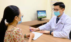 Who should be screened for colorectal cancer?