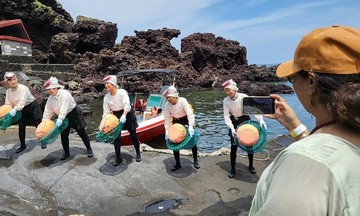 Jeju fines tourists for unruly behavior