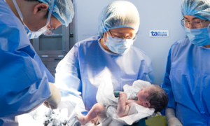 46-year-old woman gives birth after 13 years of infertility