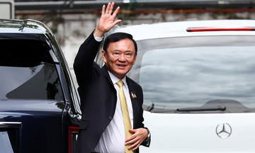 Thaksin reportedly in Singapore for medical checkup