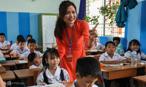 Teacher salaries set for 2-7 million VND monthly increase
