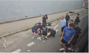 South Korean firefighters aid injured woman while training in Czech Republic