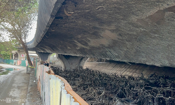 Hanoi to remove parking lots under overpasses by October 30