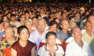 Over 5,000 viewers watch 'Mua do' at Quang Tri citadel